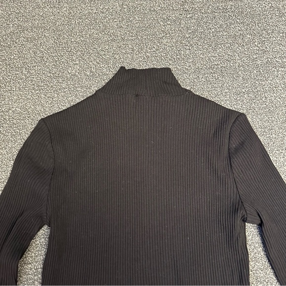 GAP Long Sleeve Heavy Ribbed T-Shirt in Black - Picture 6 of 10